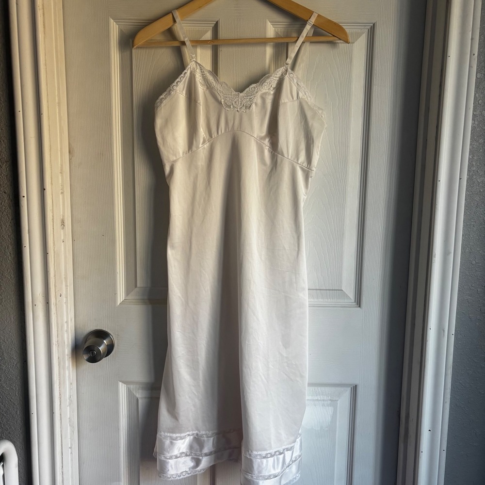Vintage JCPenney White Nylon Lace Trim Slip Dress Size 36 Made in USA Grandma‎